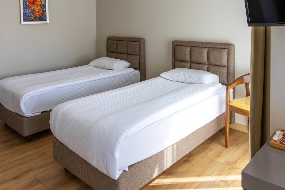 STANDARD, TWIN BEDS