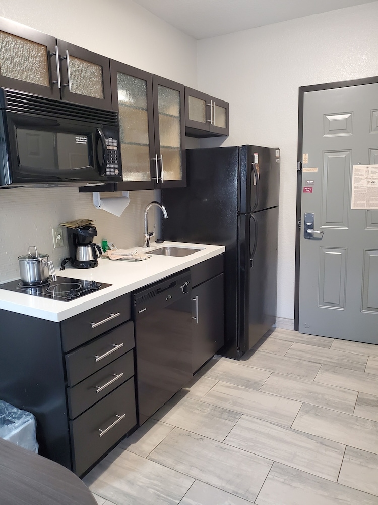 Candlewood Suites Knoxville Airport-Alcoa 59/73