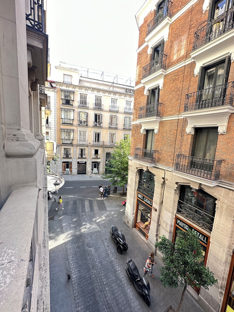 Hostal Abadia 43/50