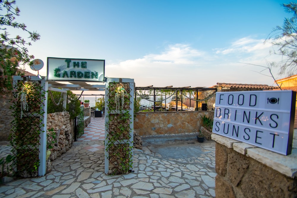 Agoulos Inn 6/50