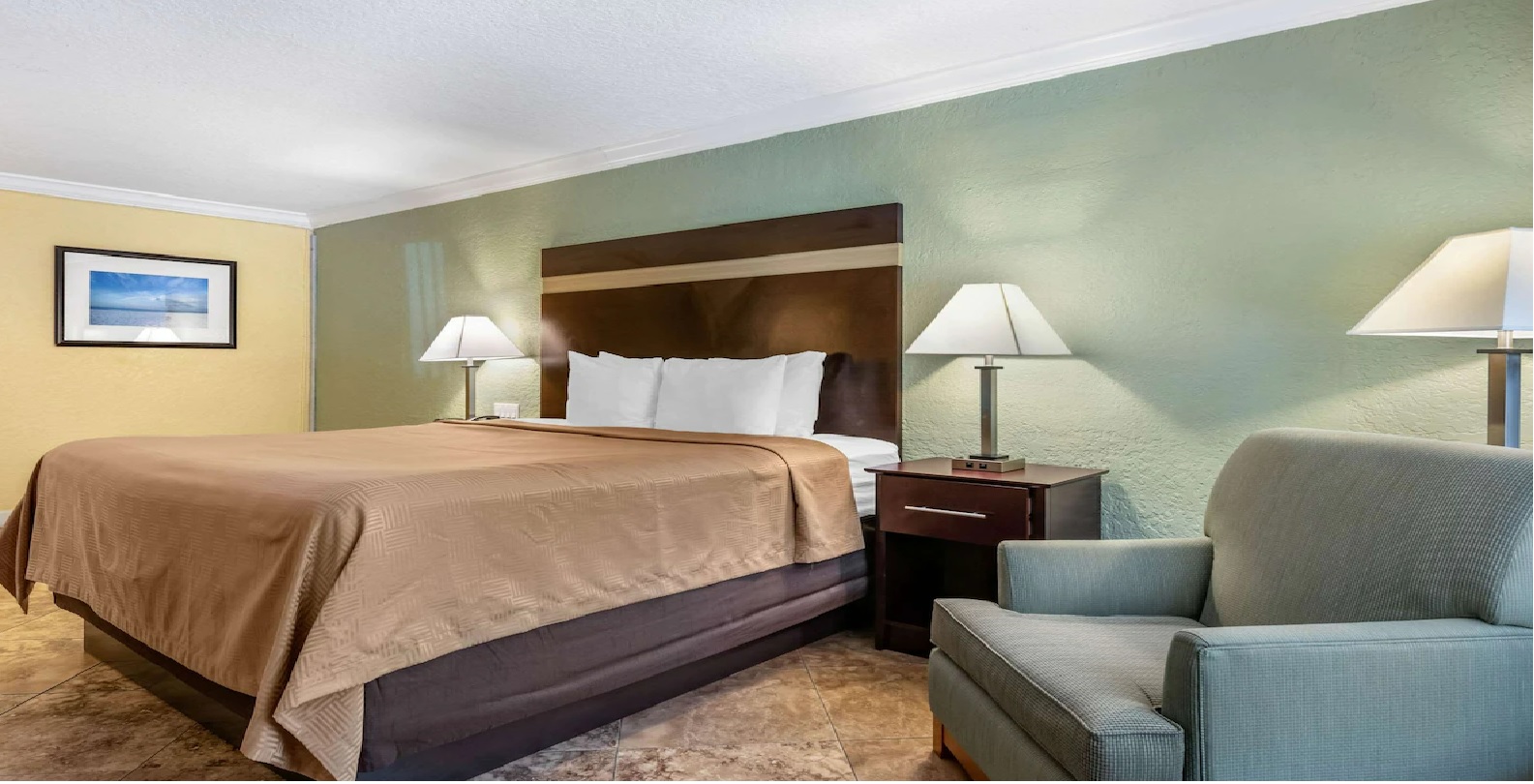 UPGRADE, KING BED