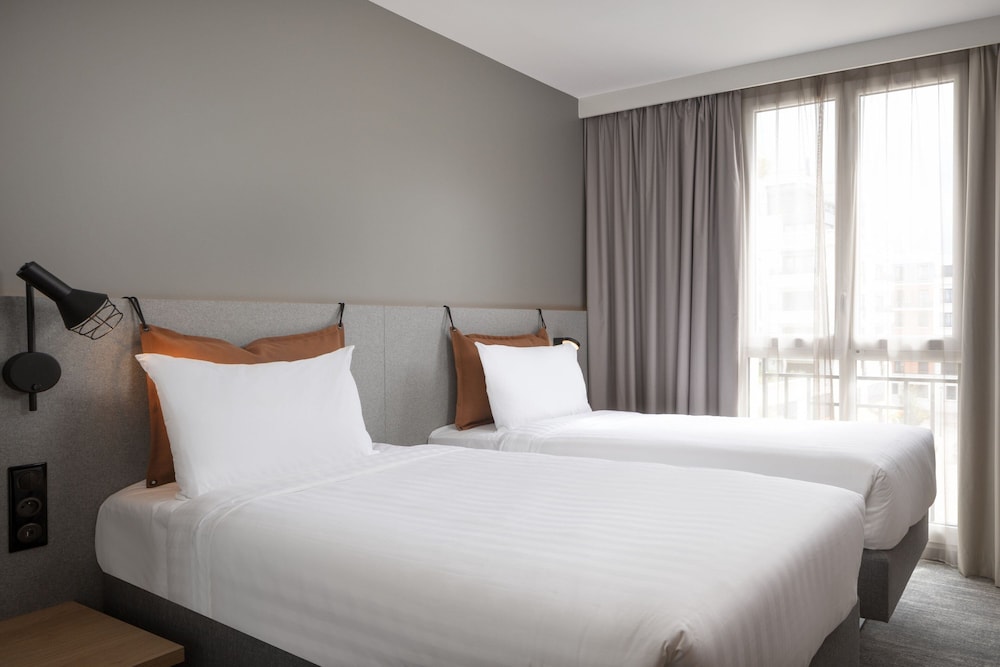 Room, Twin Beds
