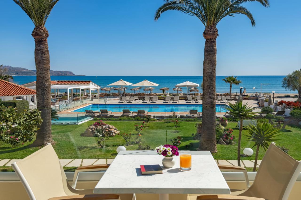 GK Beach Hotel 27/28