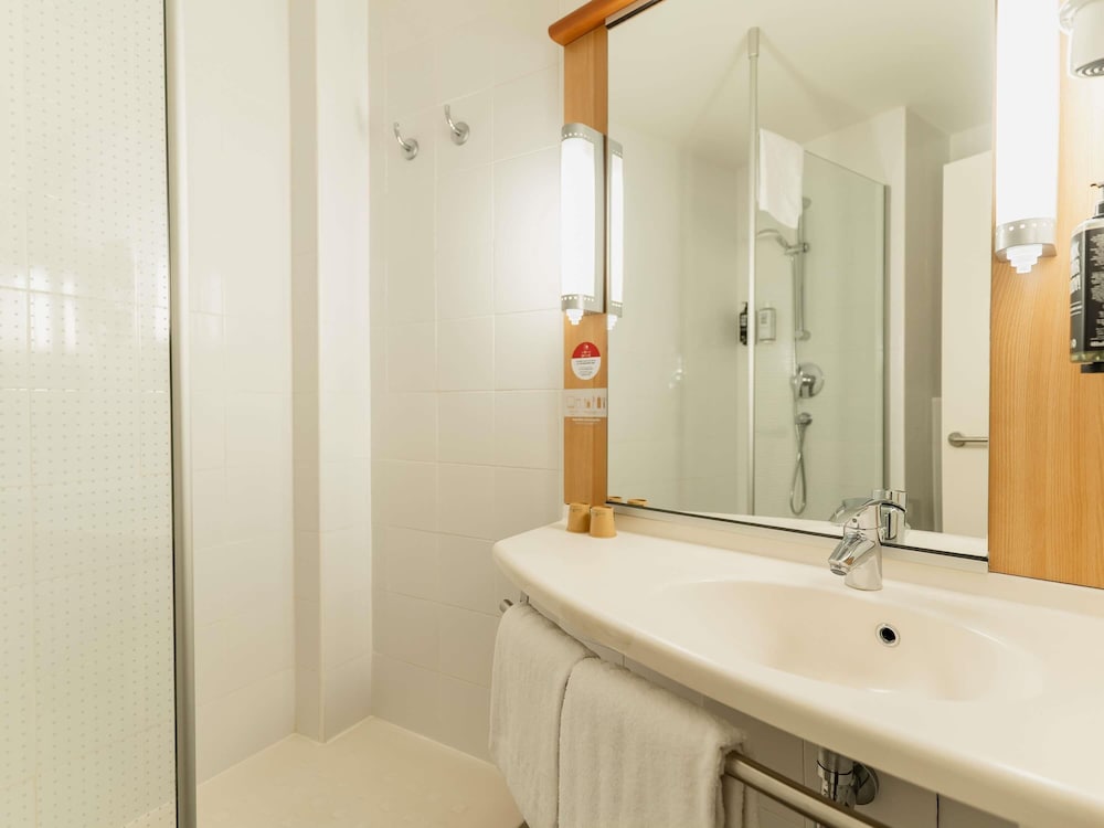 IBIS BARCELONA RIPOLLET 71/72