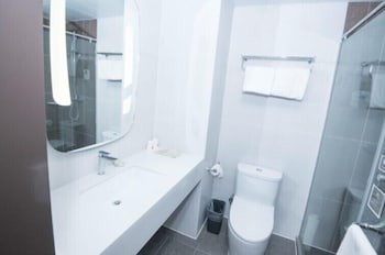 Ibis Luoyang Baolong Square Hotel 45/47