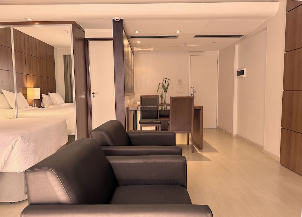 Kubitschek Plaza Hotel 33/50