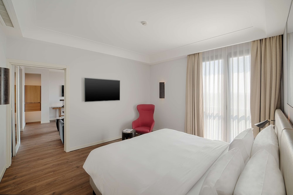 RADISSON BLU HOTEL MILAN 16/68