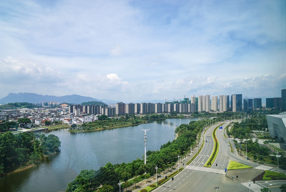 Fuzhou Jeurong Hotel 64/72