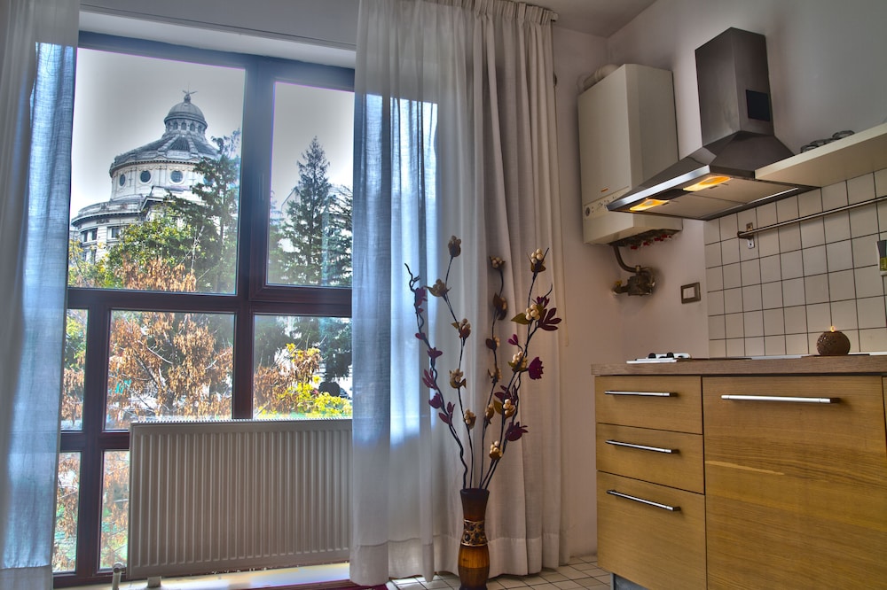 PRINCE RESIDENCE(FORMERLY VESUVIO PRICE RESIDENCE APARTHOTEL) 56/75