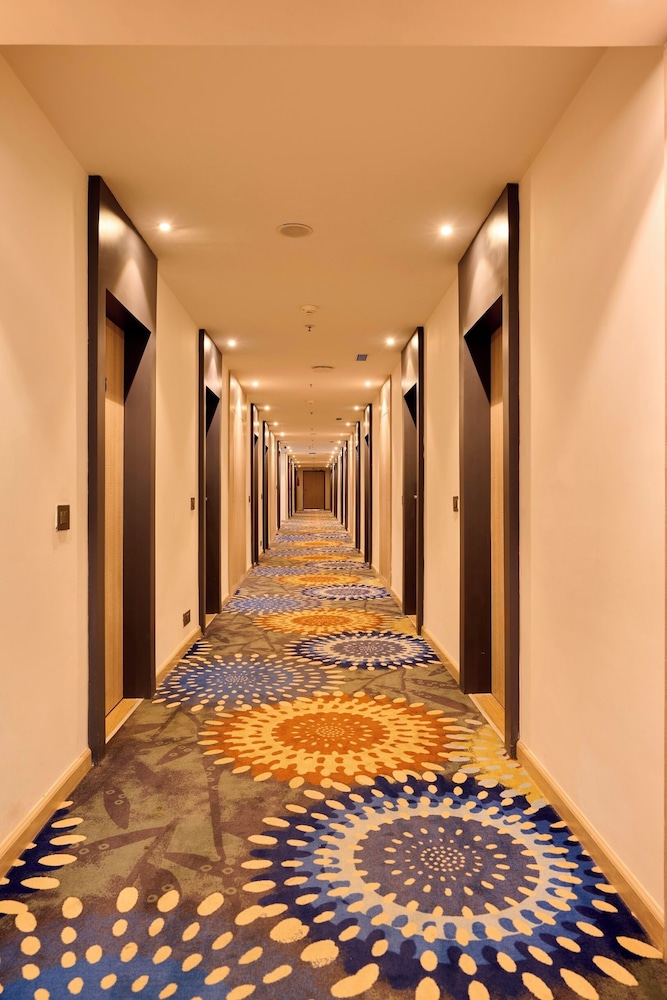 Delite Sarovar Portico Faridabad 29/30