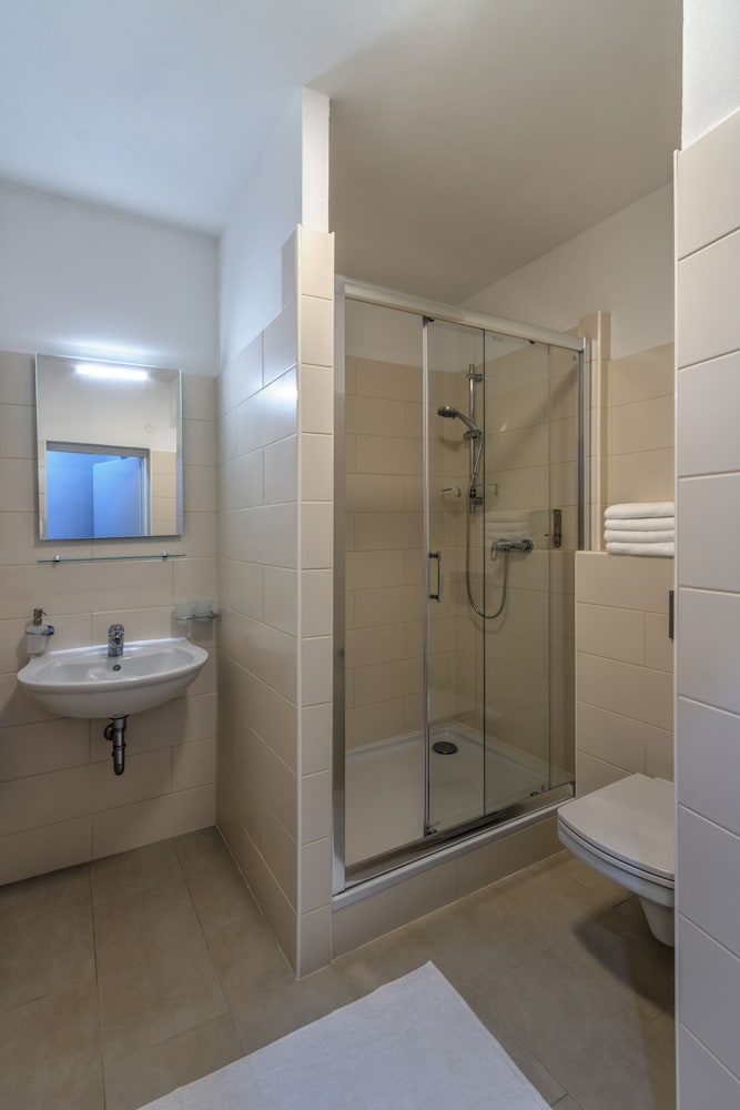 Taurus Hotel Prague 64/65