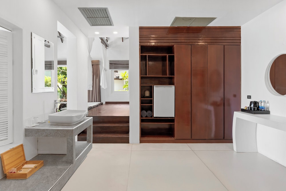 Royal Sea, Suite, Double Bed، Zara Resort (ex The Privilege Hotel Ezra Royal Beach) 8/8