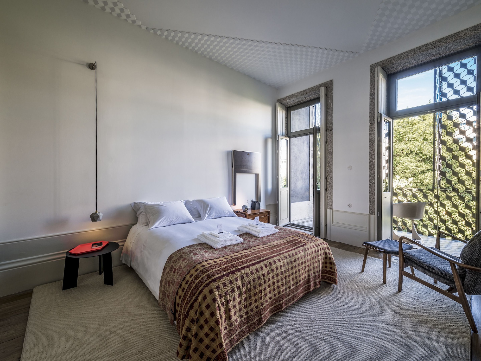 DELUXE, DOUBLE BED