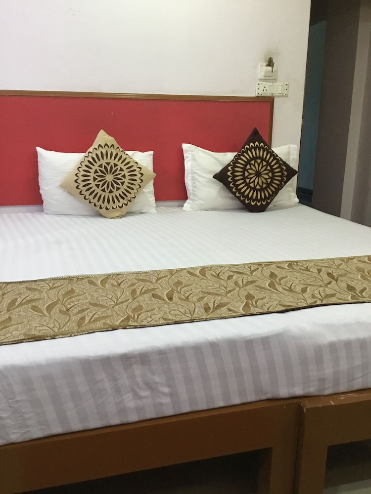 Airport Sky Inn 9/60