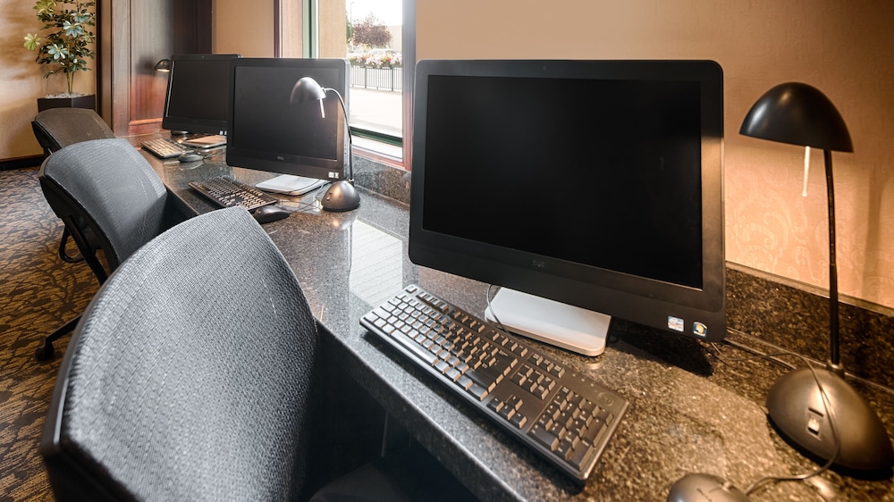 Best Western Plus Winnipeg Airport Hotel 19/45