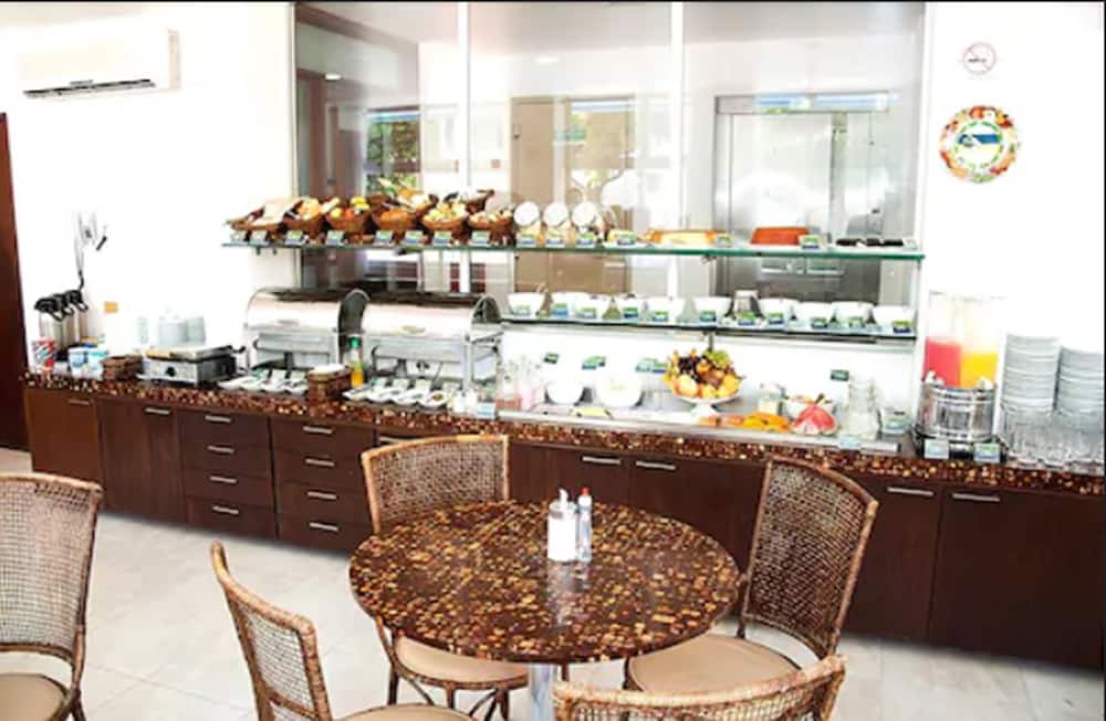 Coqueiros Express Hotel 20/26