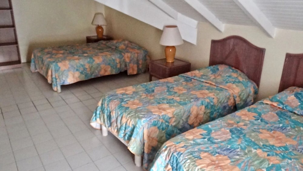 Duplex, Family, Apartment, 1 Queen and 4 Single Beds