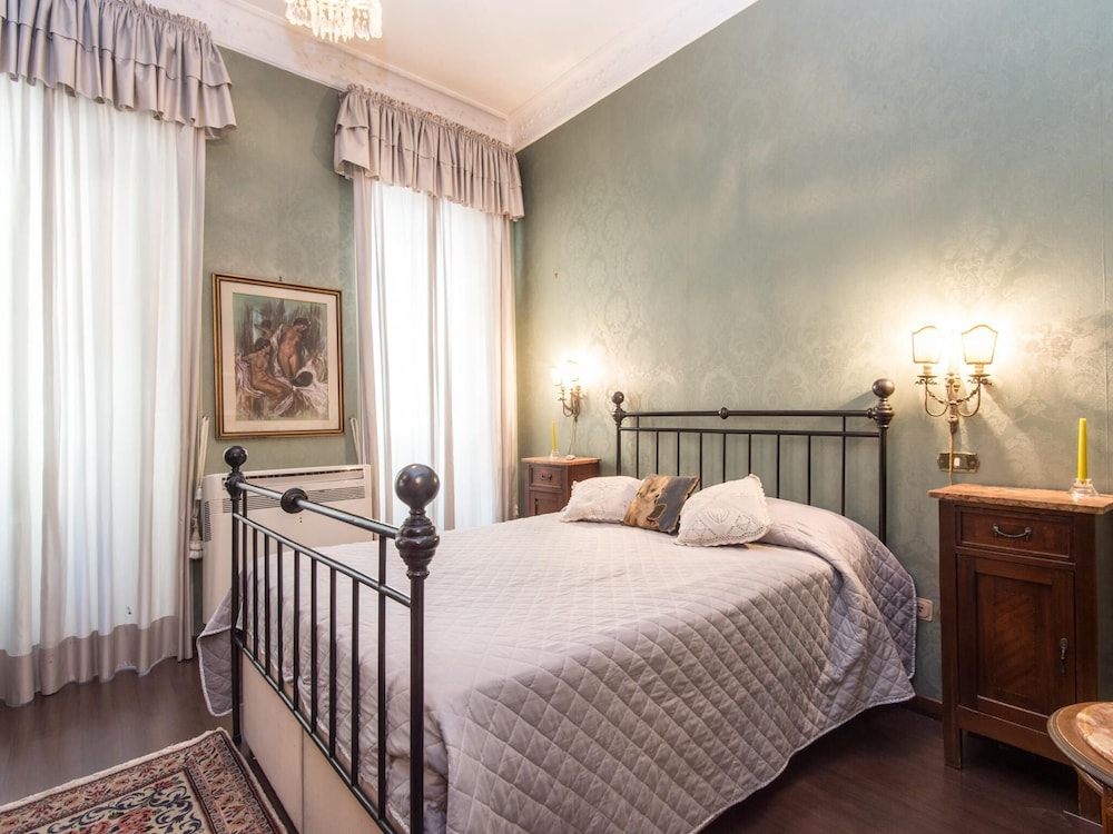RSH Spanish Steps Luxury Apartment 10/44