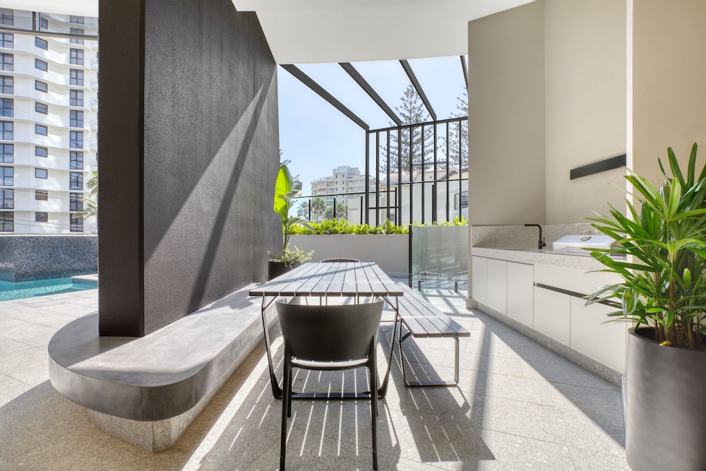 Vue Broadbeach 23/49