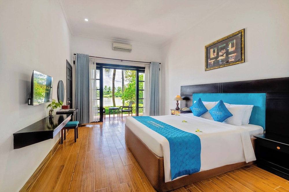 River Beach Resort and Residences 22/76
