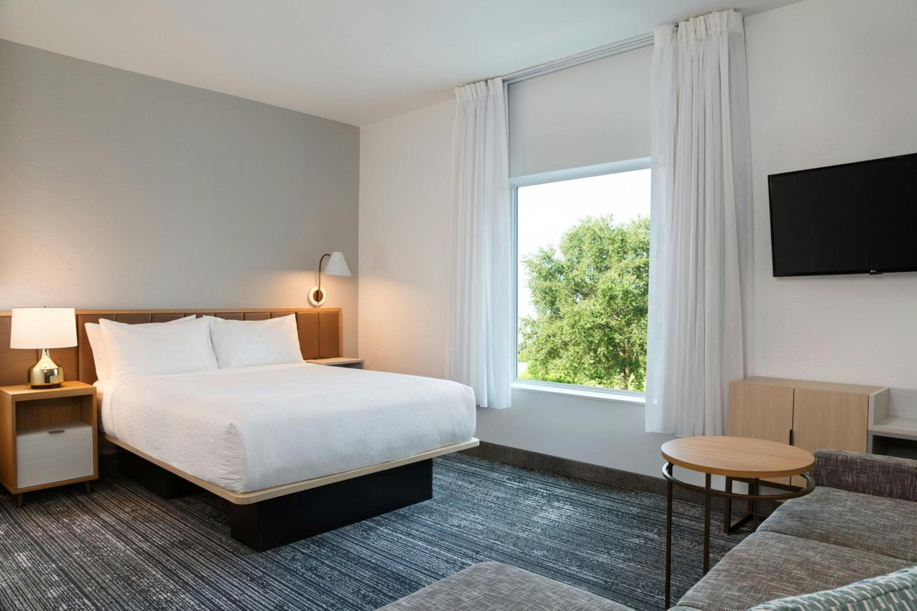 استوديو بسرير كوين مع أريكة بحوض استحمام لذوي الإعاقة، Towneplace Suites by Marriott Ft Lauderdale West 2/8