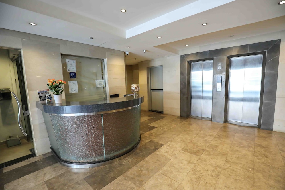 Sky Suites 4/61