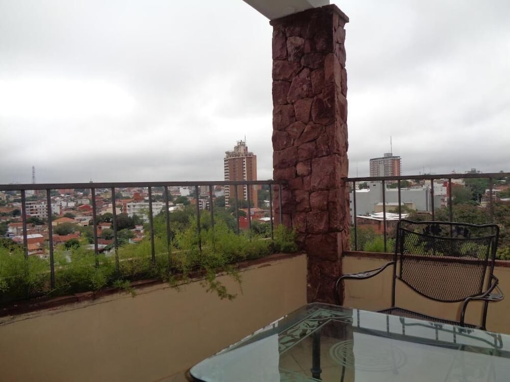 Premier Hill Suites 66/68
