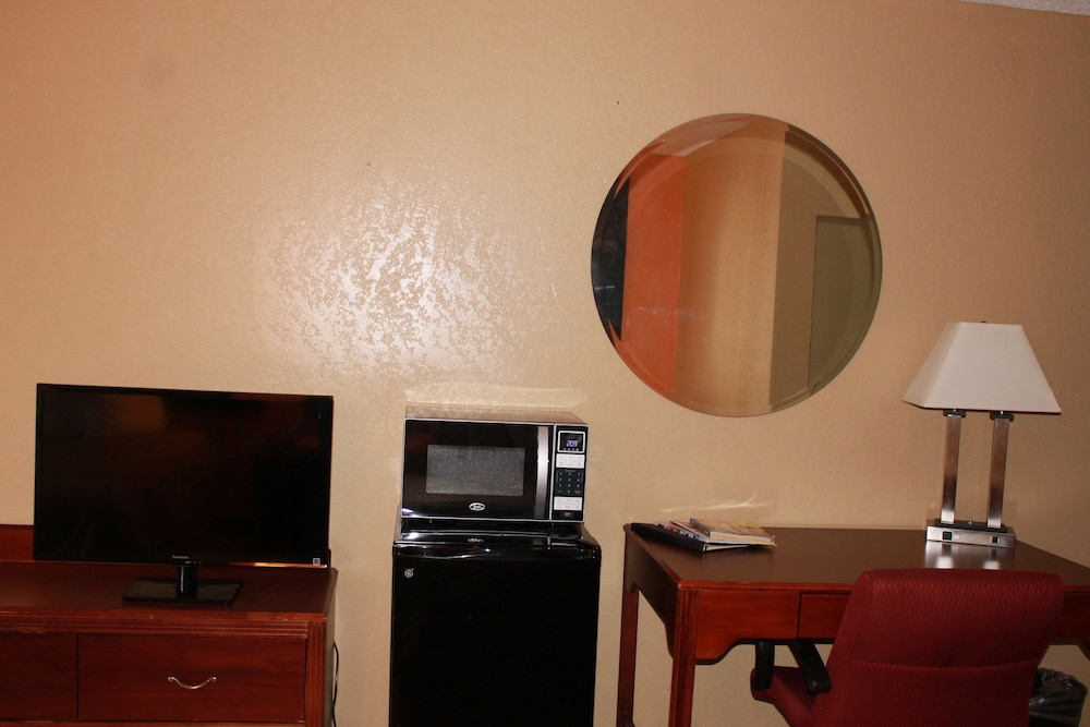 Fairview Inn Suites 30/40