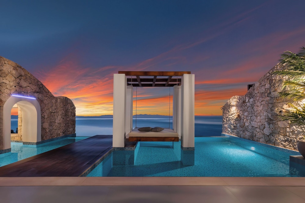 Emerald Villas 25/50