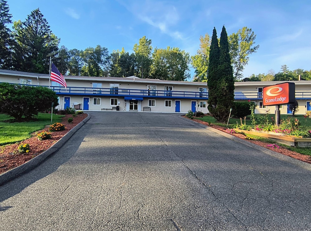 Econo Lodge Lee - Great Barrington 59/65