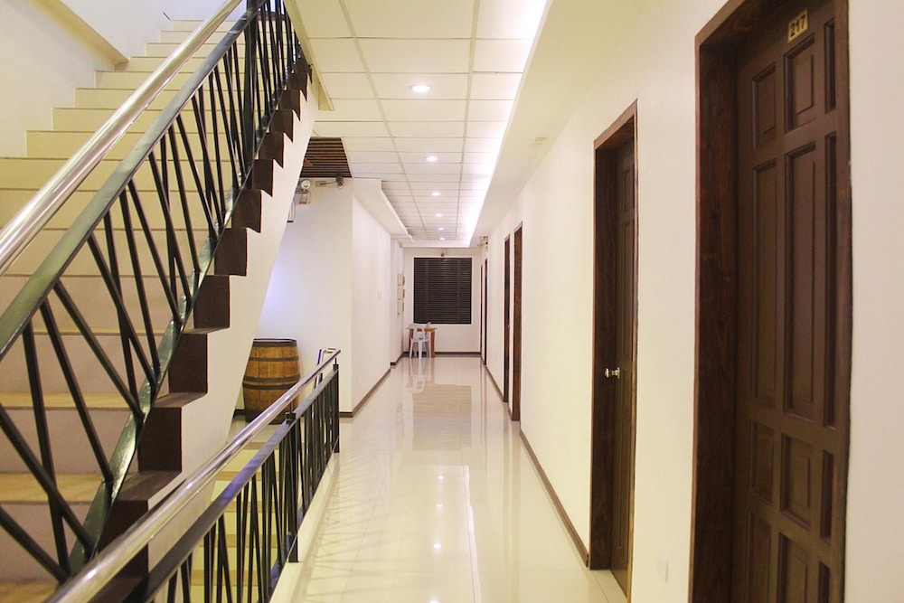 Golden Gate Suites 45/65