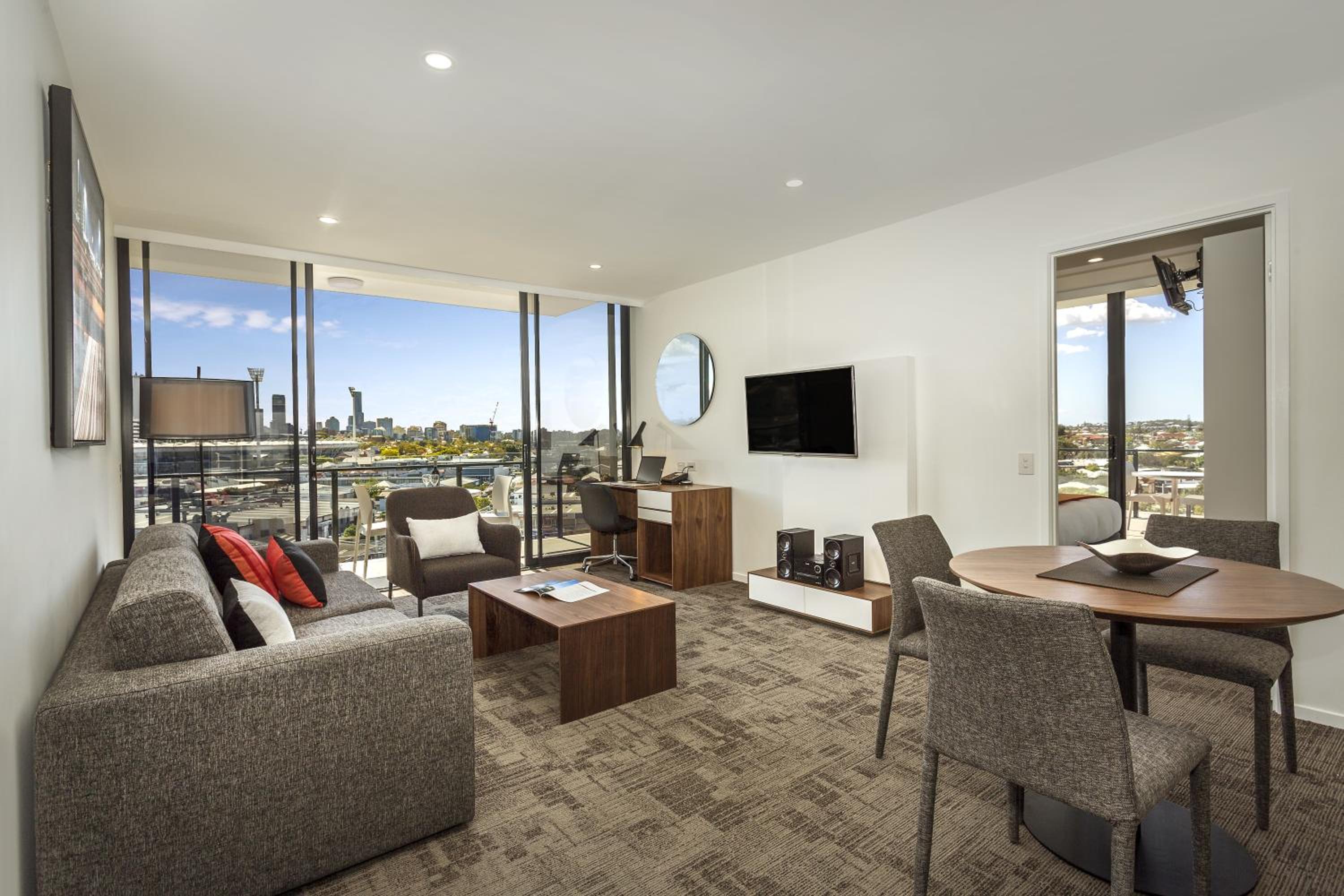 2 Bedrooms, Condo, Standard