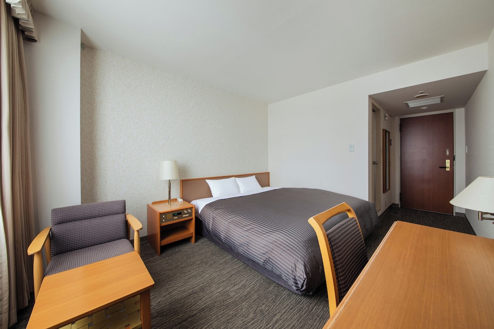 ROOM, DOUBLE BED