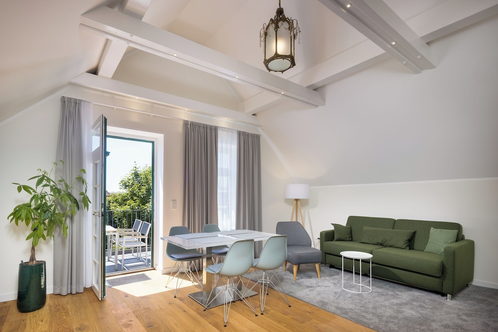 Bergmann Boardinghouse 28/45