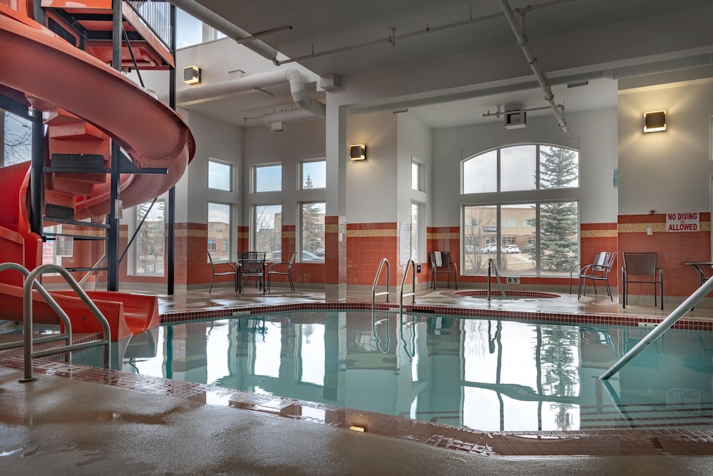 Service Plus Inns and Suites Calgary 29/56