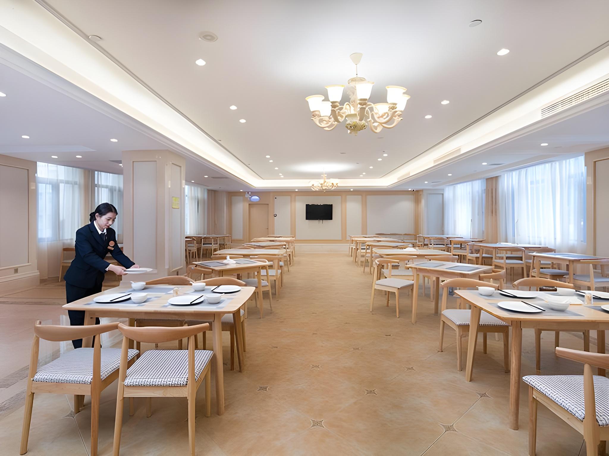 Vienna International Hotel (Anyi Expo Center) 32/40