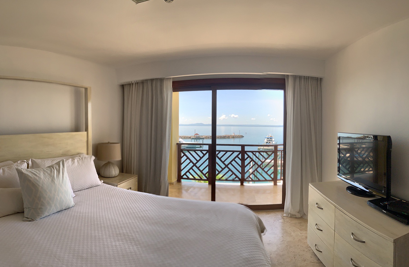 جناح بإطلالة على البحر بغرفتي نوم، The Bannister Hotel and Yacht Club 3/7