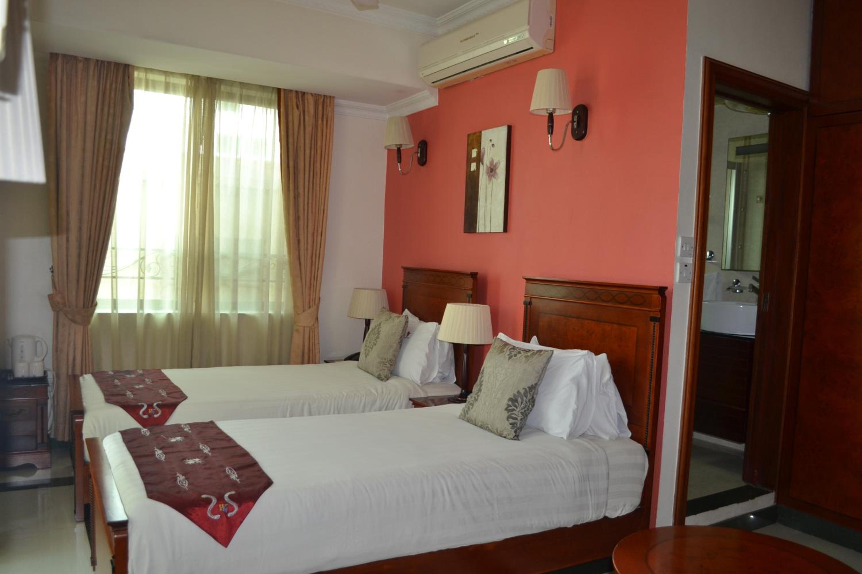 Room, Twin Beds
