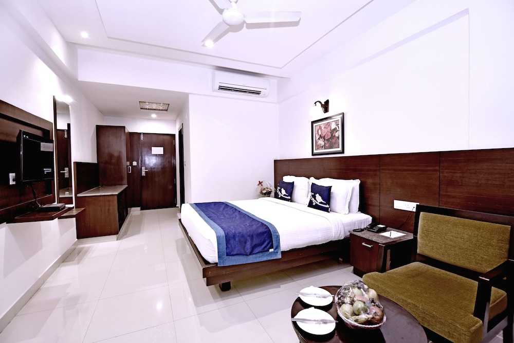 I V Sanctum Hotel 12/49