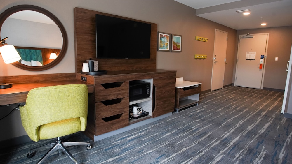 Hampton Inn Suites St Clairsville 30/32