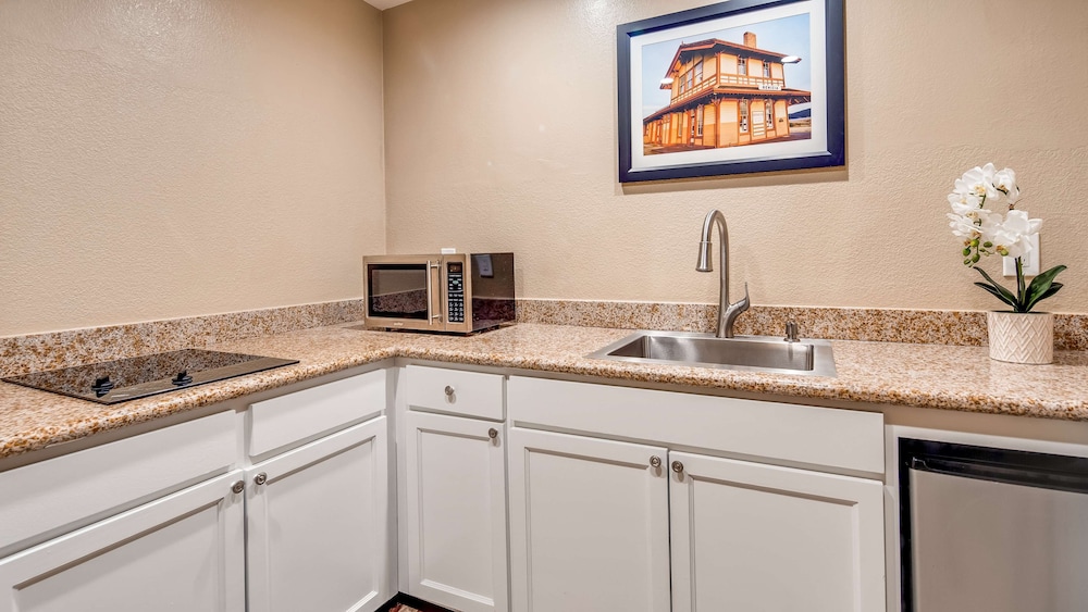 Best Western Plus Heritage Inn 37/40