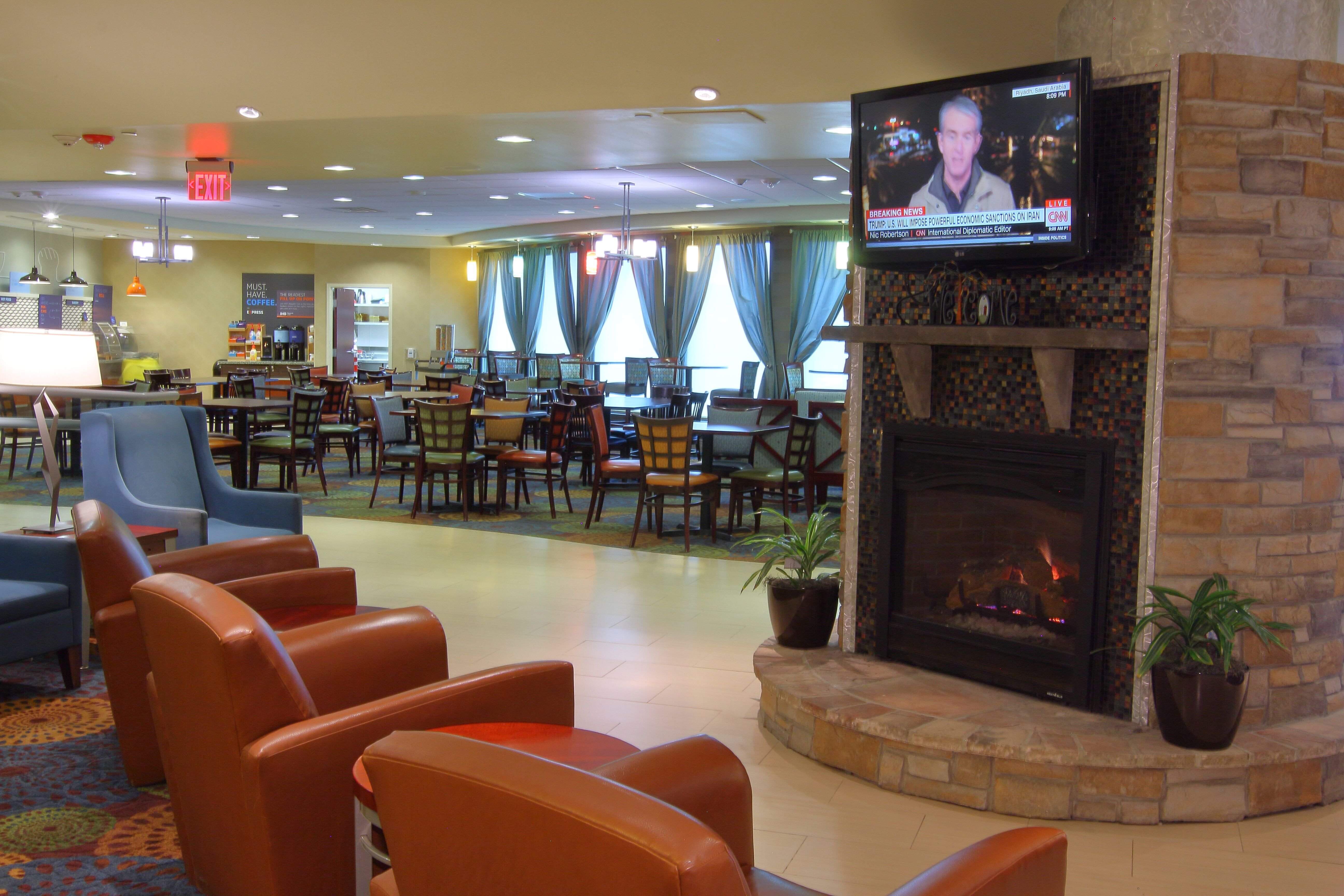 Holiday Inn Express Suites Pittsburgh West Green Tree 33/44
