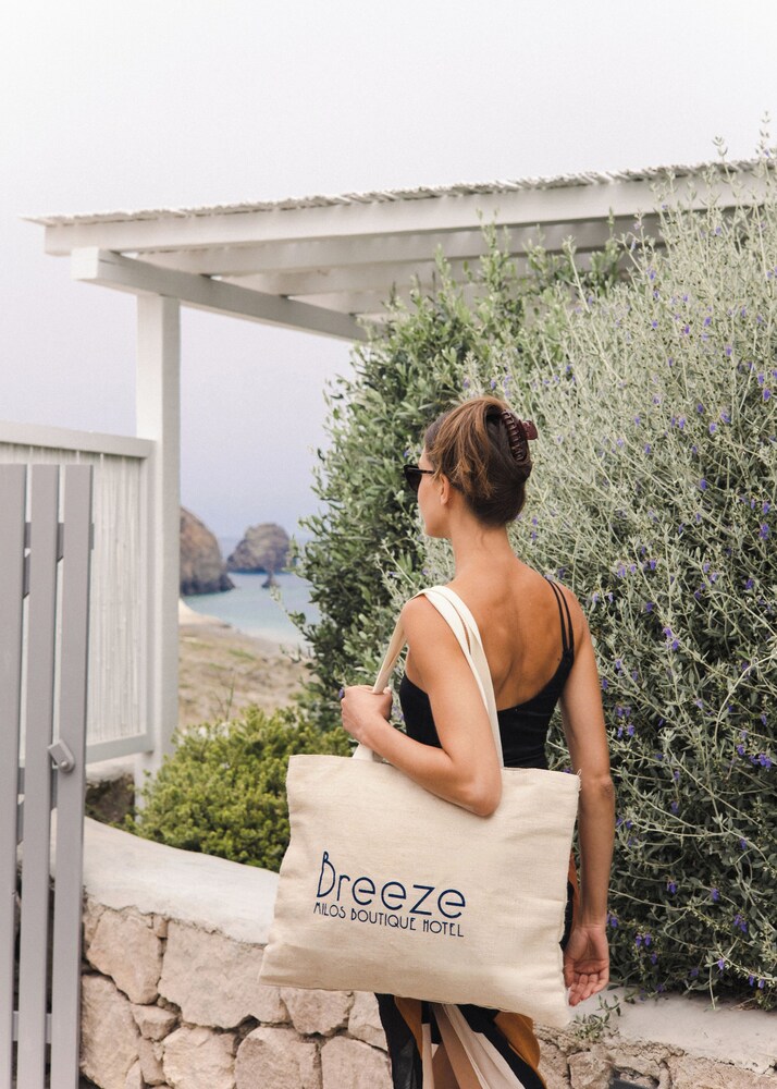 Milos Breeze Boutique Hotel 7/50