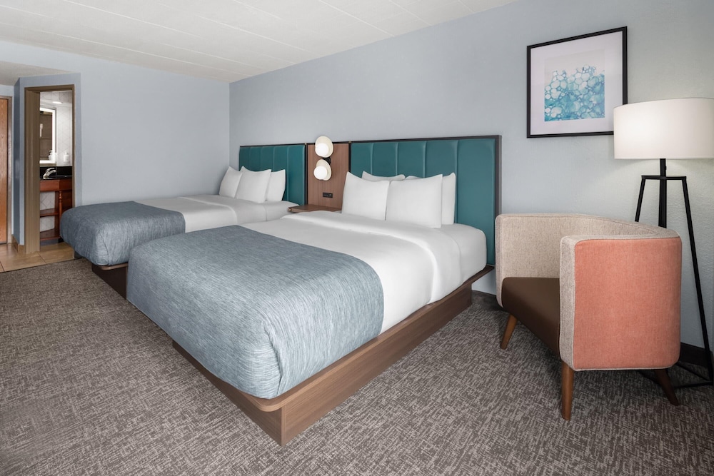 Wingate by Wyndham Cranberry 35/69