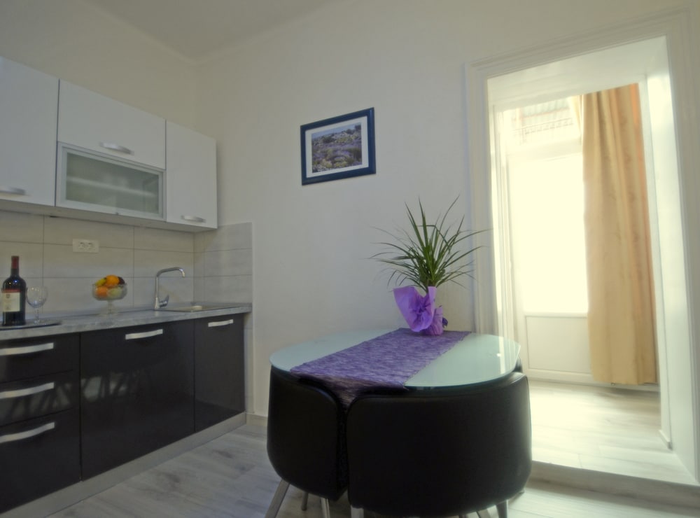 Kuzma Rooms 49/69