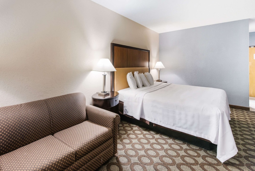 Econo Lodge Lafayette 11/57