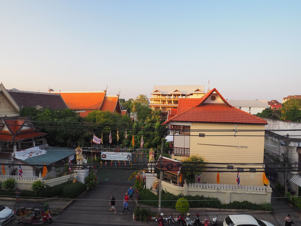 Loyy Hotel 6/53