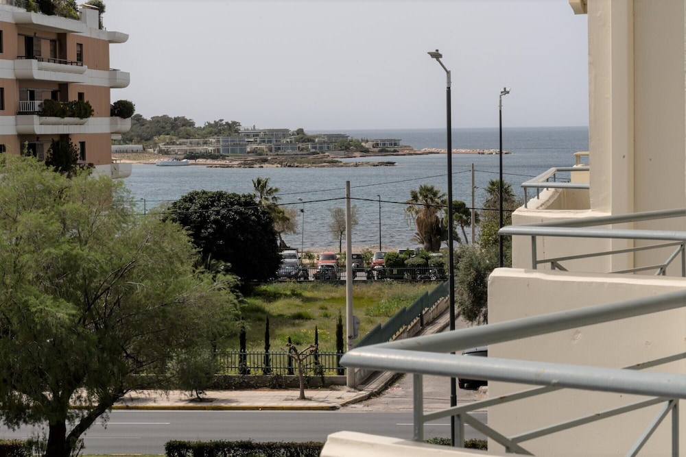 Four Seasons Hotel Glyfada 53/58