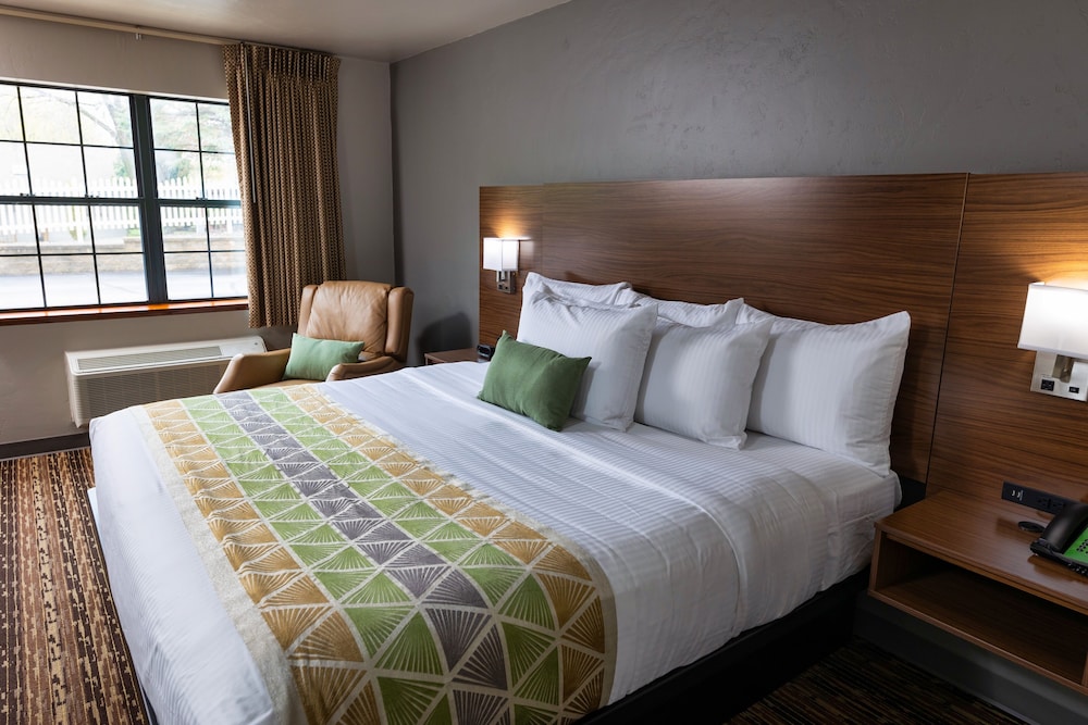 Extended Stay Airport 12/50