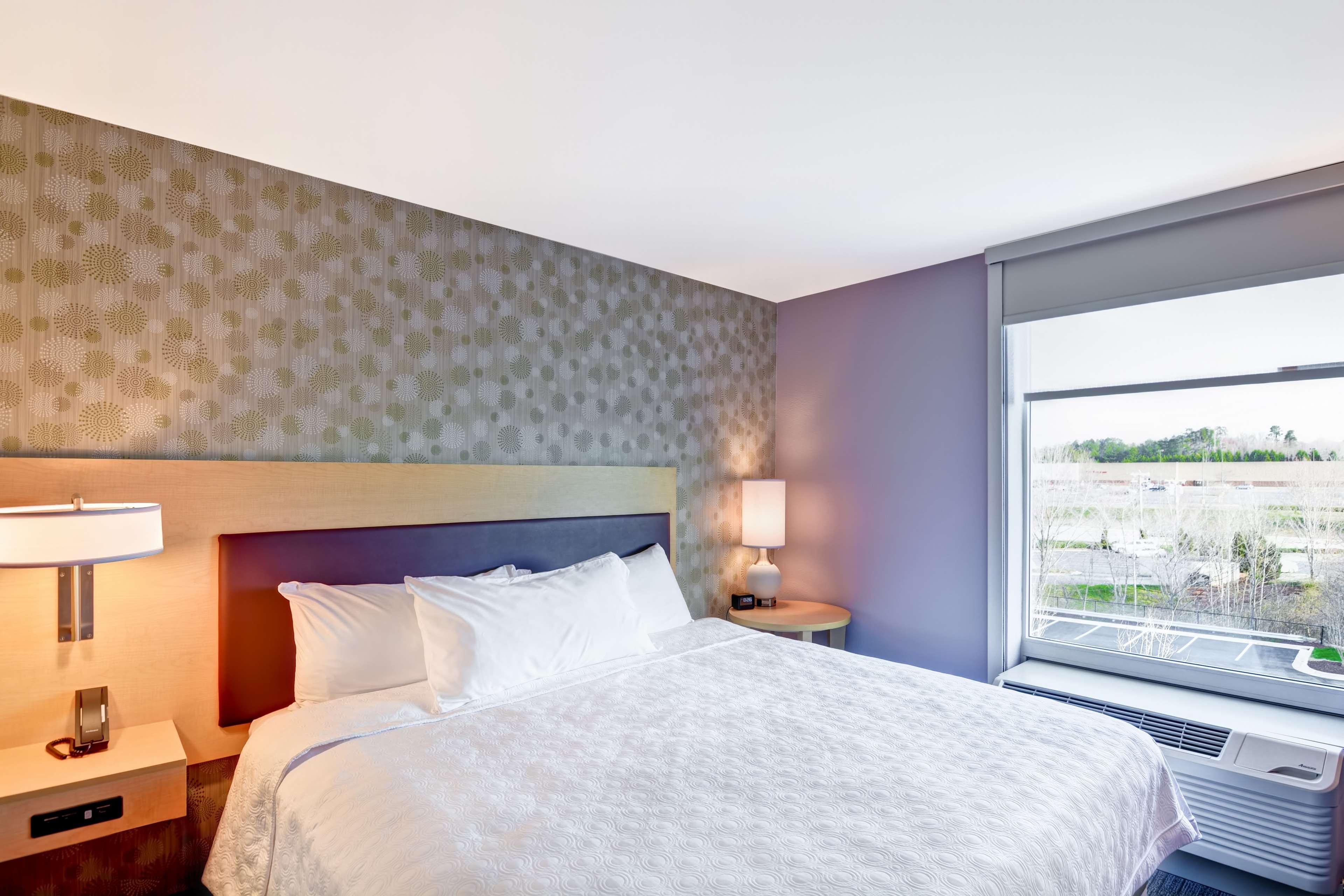 STUDIO, SUITE, QUEEN BED, ACCESSIBLE